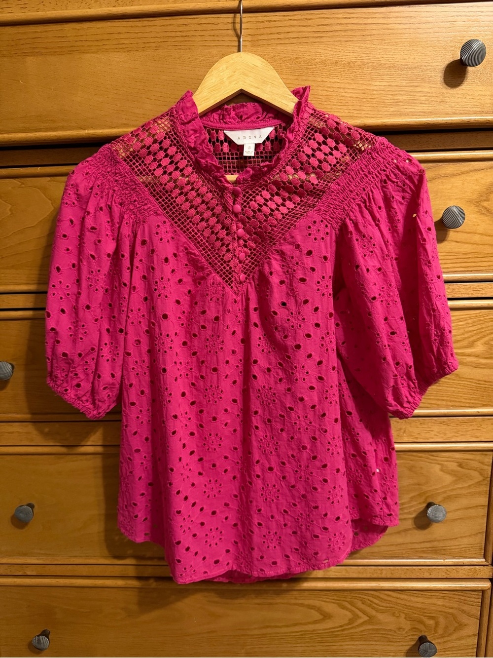 Adiva Bright Pink Eyelet Blouse Button Detail Womens Size Small Puff Sleeve